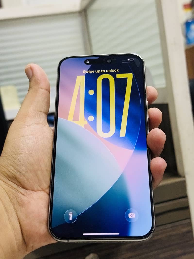 Apple iPhone 15 Pro Max 1