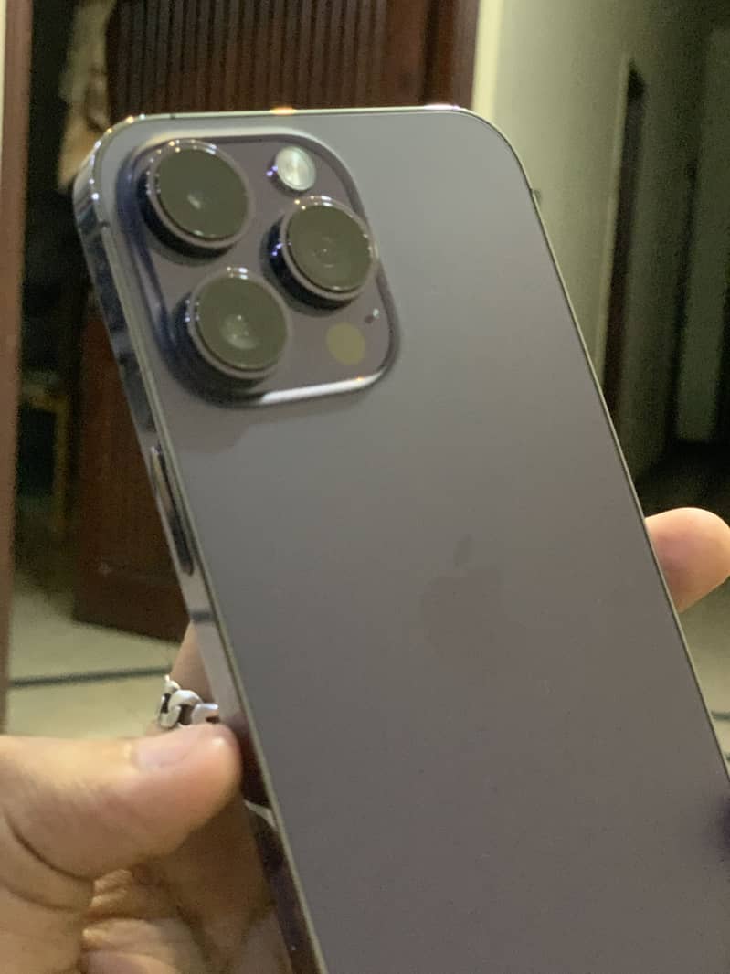 Apple iPhone 14 Pro Max 1