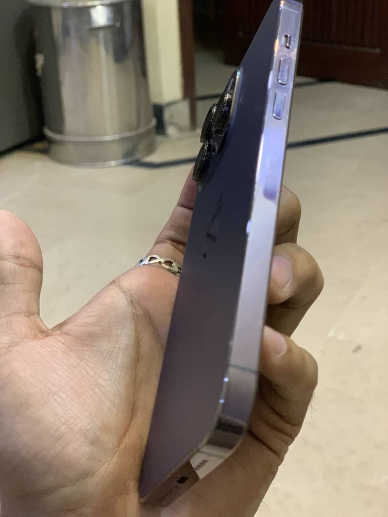 Apple iPhone 14 Pro Max 4