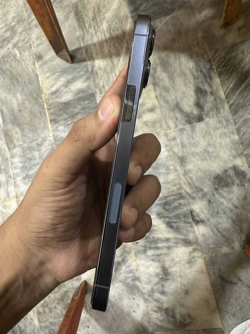 Apple iPhone 13 Pro Max 4
