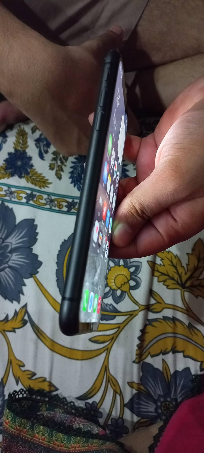 Apple iPhone 11 3