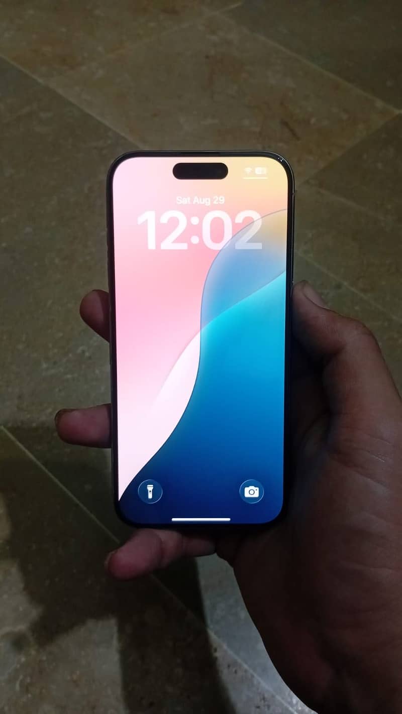 Apple iPhone 15 Pro 0