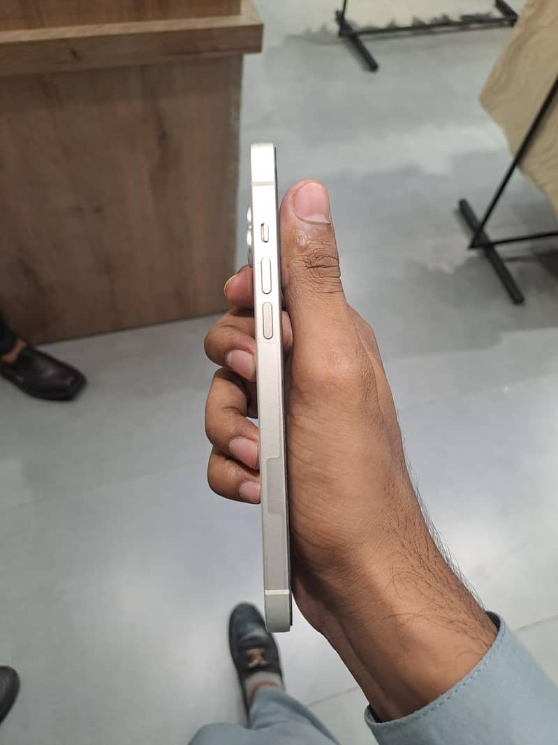 Apple iPhone 14 plus 4