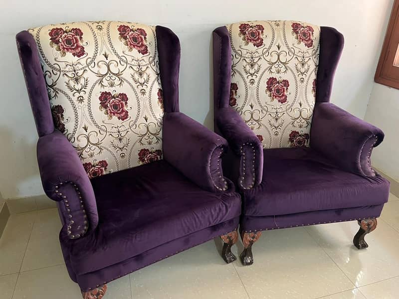Mint condition comfortable sofa set 2