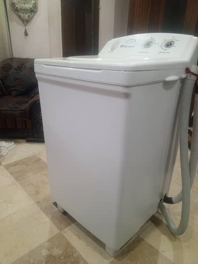 Dawlance washing machiene in excellent condition is for sale