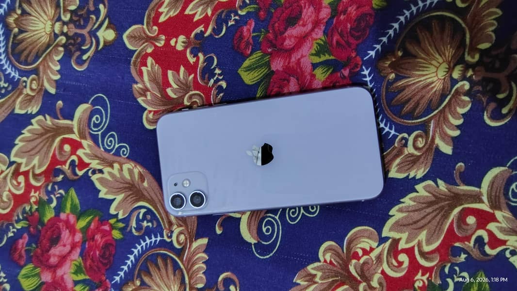 Apple iPhone 11 4