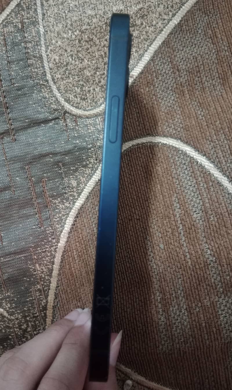 Apple iPhone 12 7