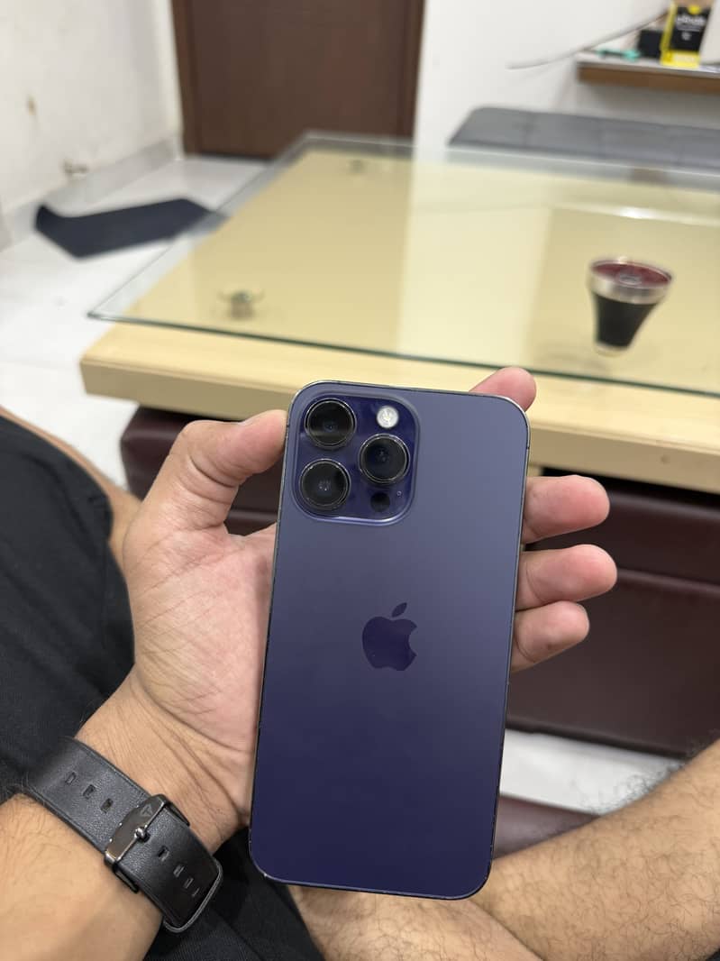 Apple iPhone 14 Pro Max 1