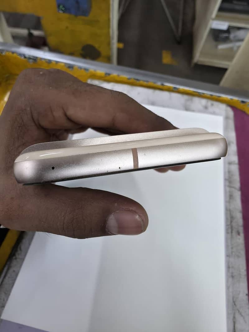 Google Pixel 8 2