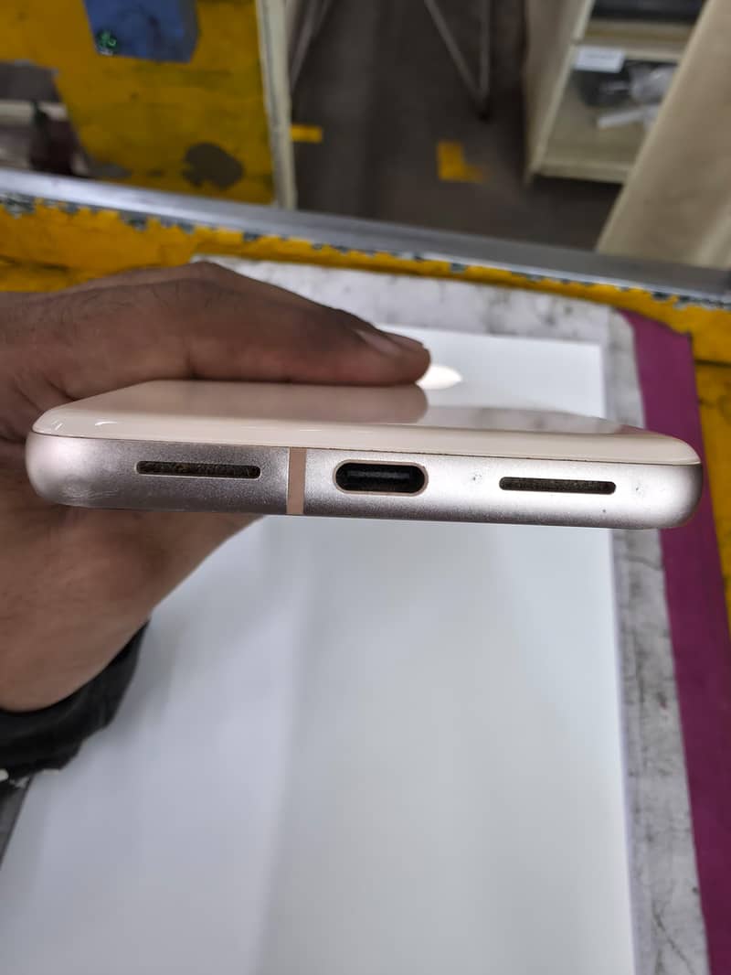 Google Pixel 8 3