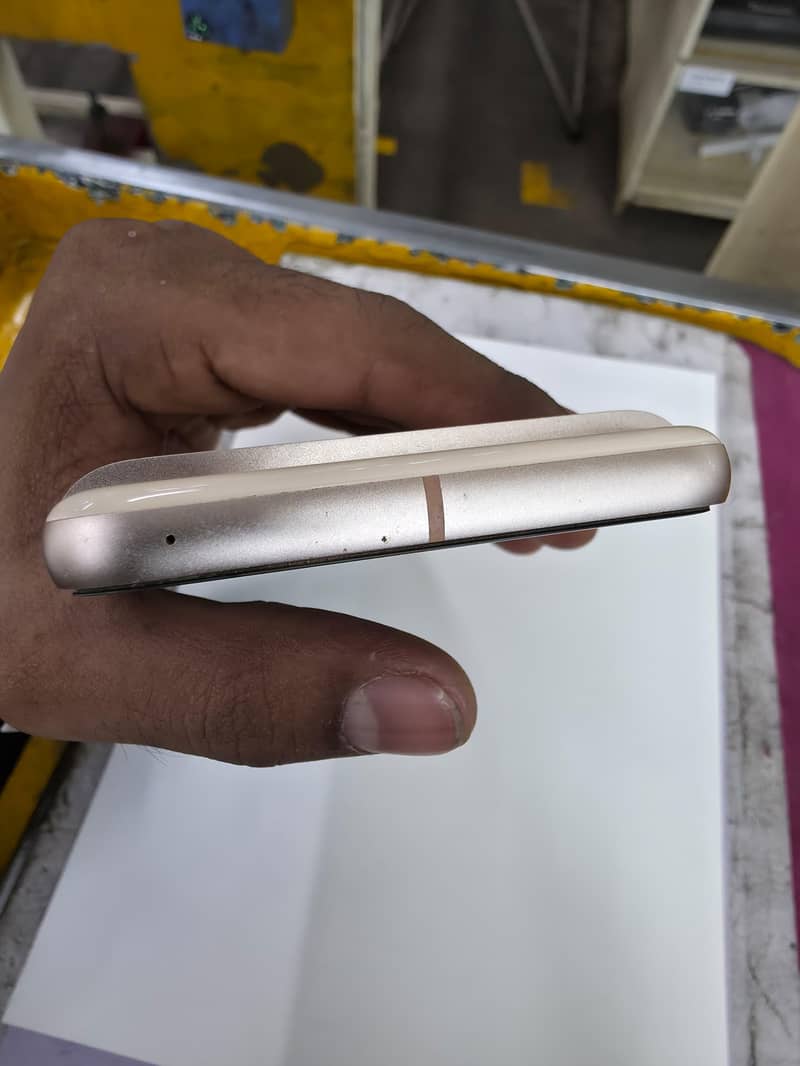 Google Pixel 8 6