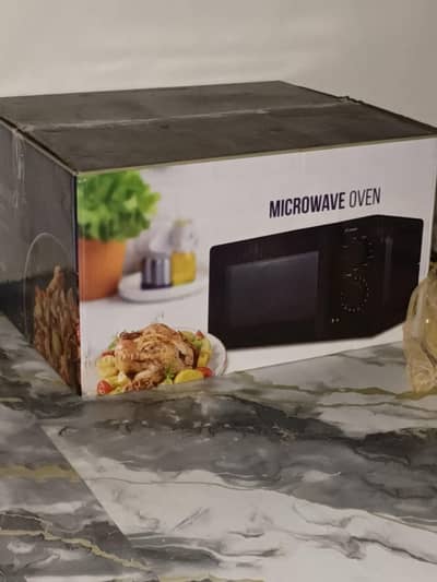 Microwave oven with grill