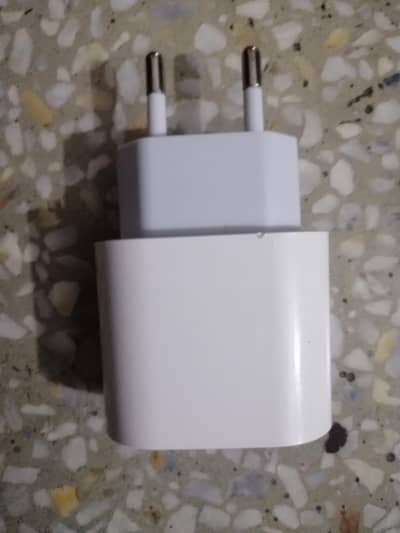 Apple 20W fast charging adaptor