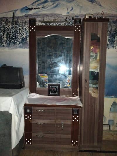 4 pics bedroom set