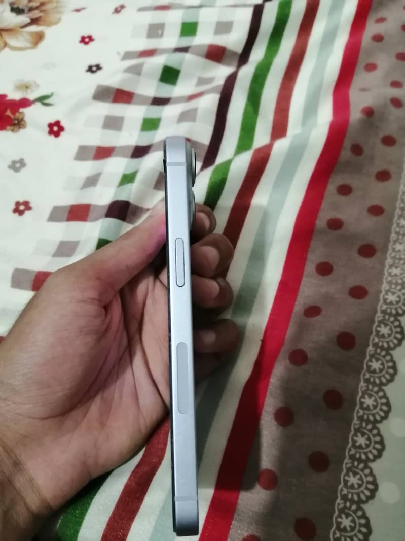 Apple iPhone 14 5