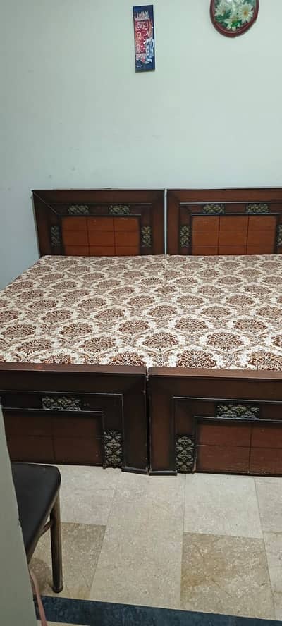 2 single bed available for sale