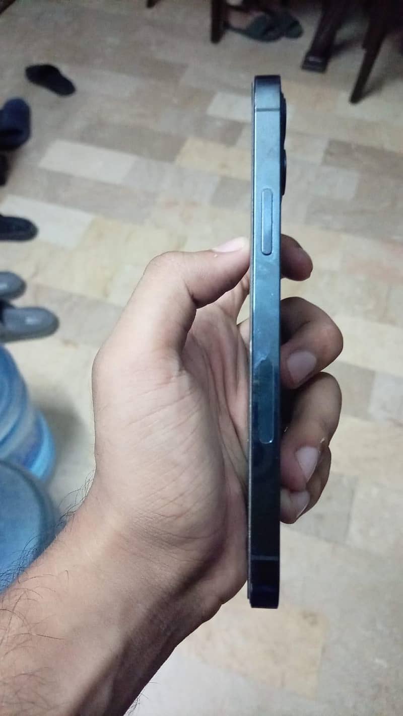 Apple iPhone 12 Pro 4