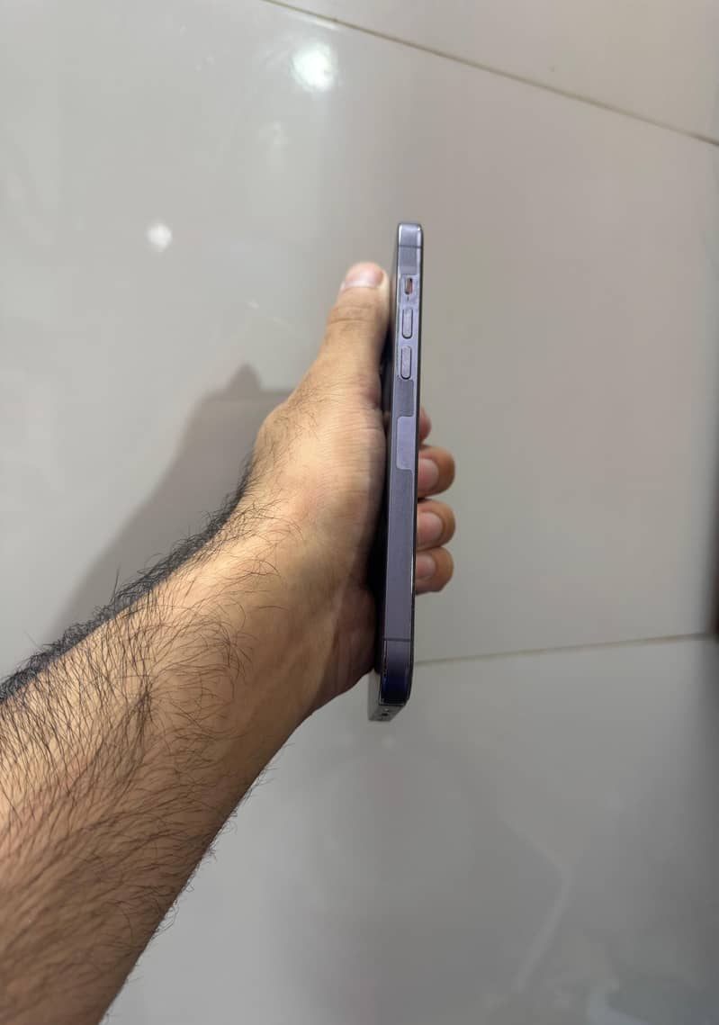 iPhone 14 Pro Max 4