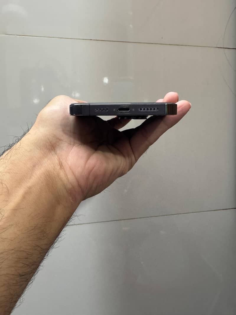 iPhone 14 Pro Max 6