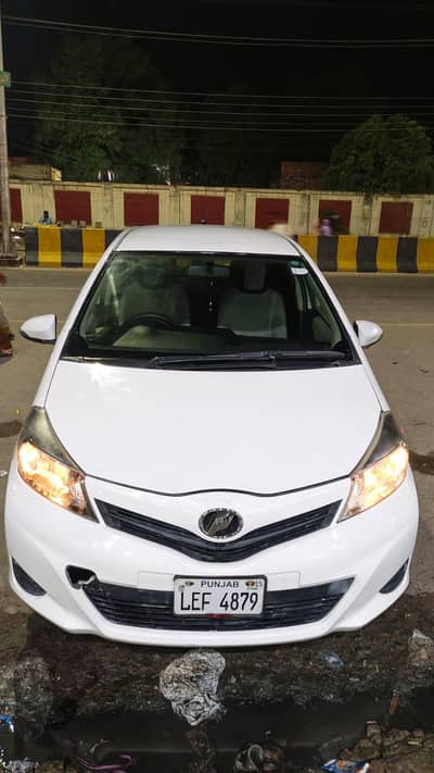 Toyota Vitz 2015