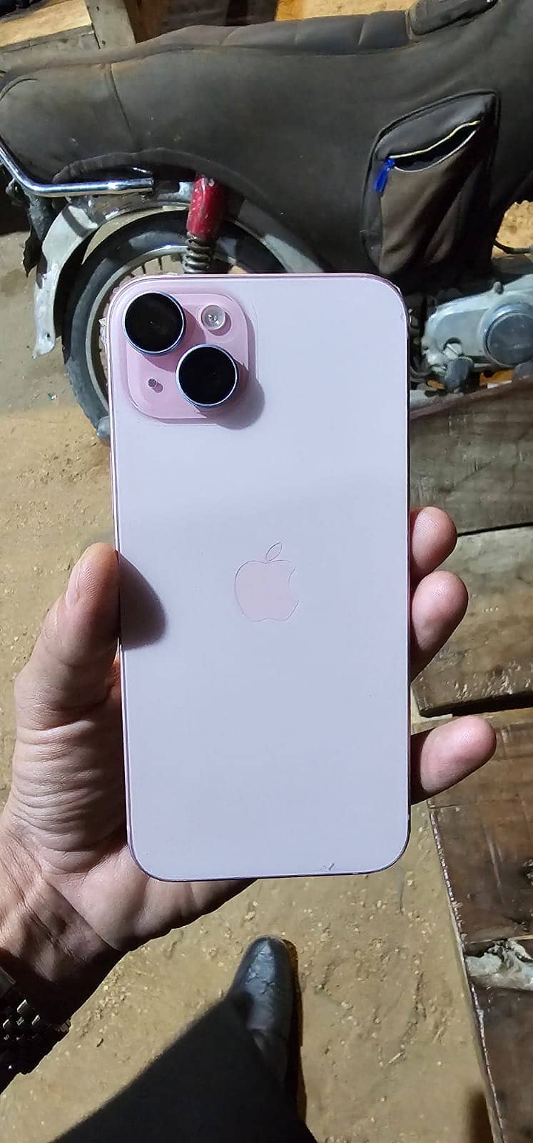 Apple iPhone 15 plus 4