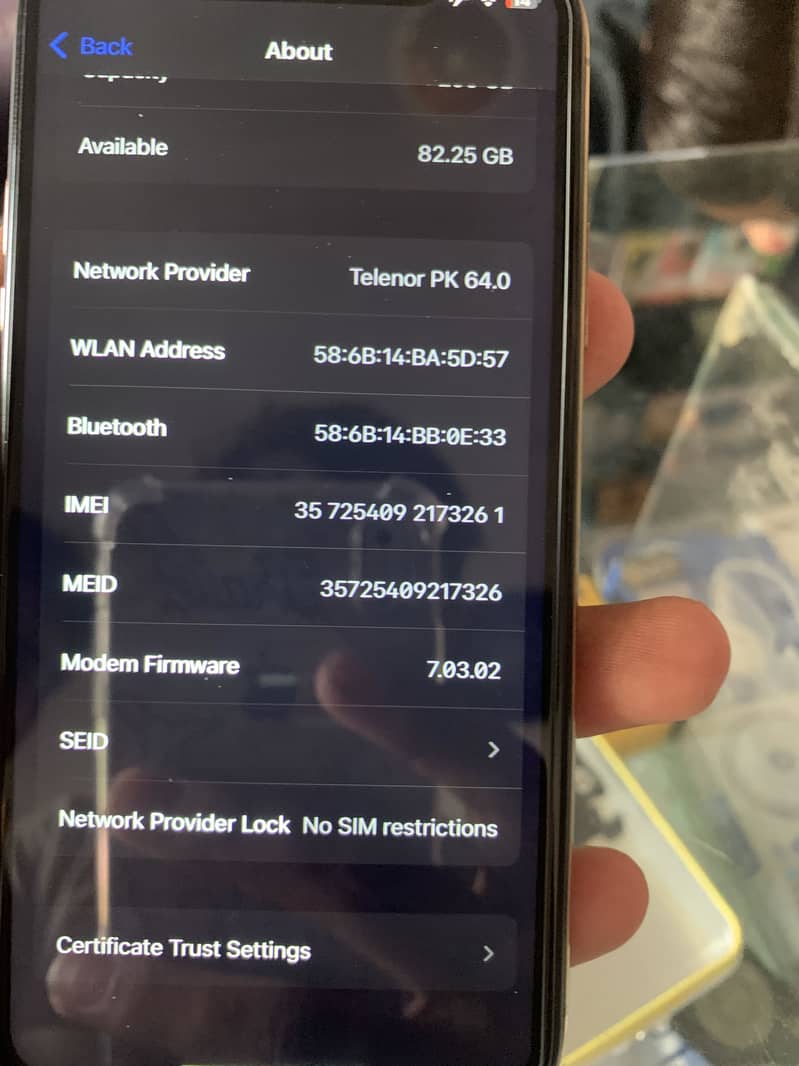 Apple iPhone XS 4