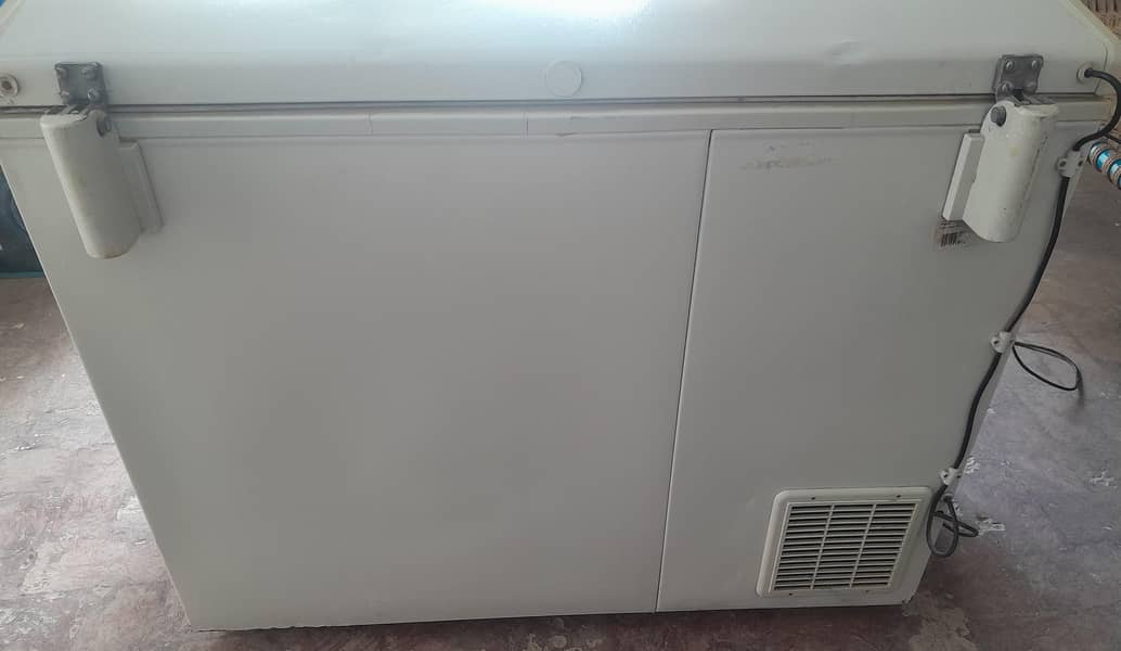 waves Deep freezer 4