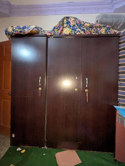 3 doors almari just like new
