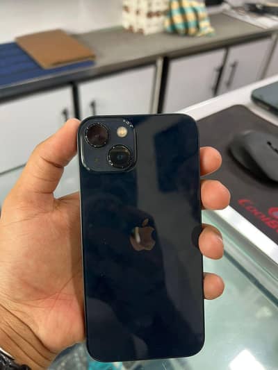 Apple iPhone 13