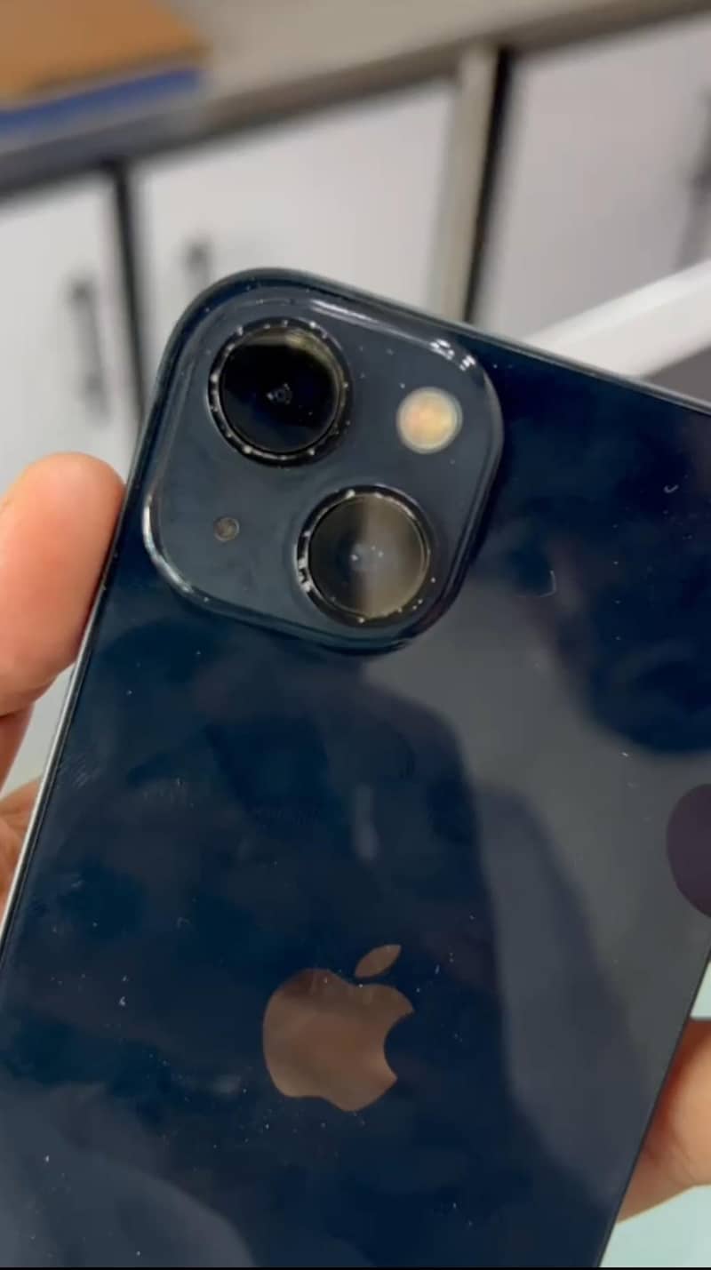 Apple iPhone 13 1