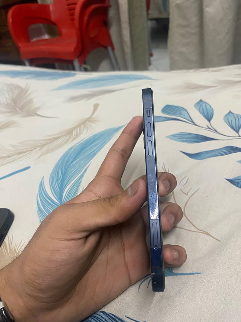 Apple iPhone 12 2