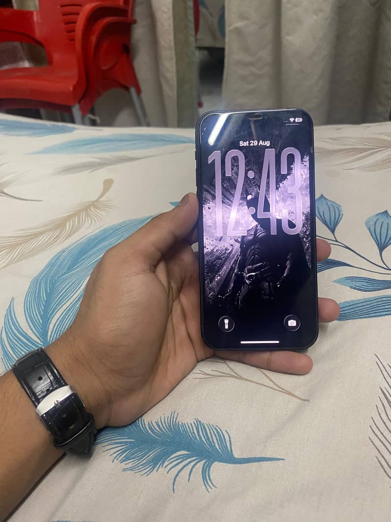 Apple iPhone 12 6
