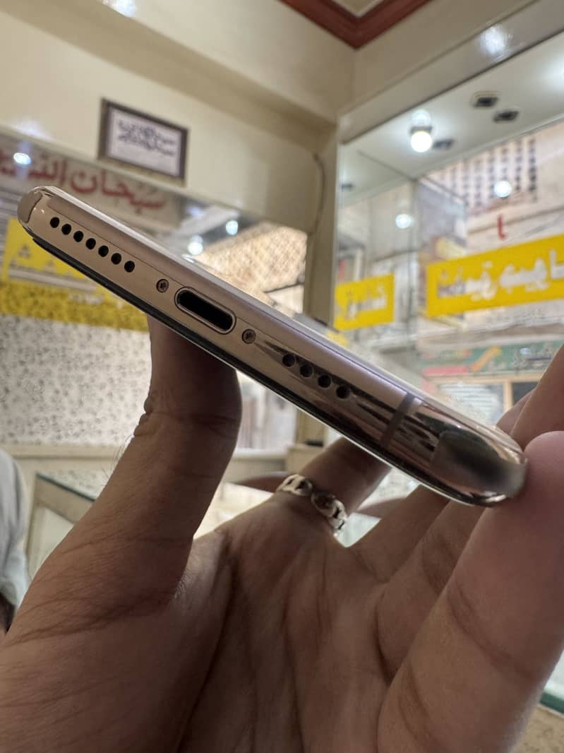Apple iPhone XS Max 2