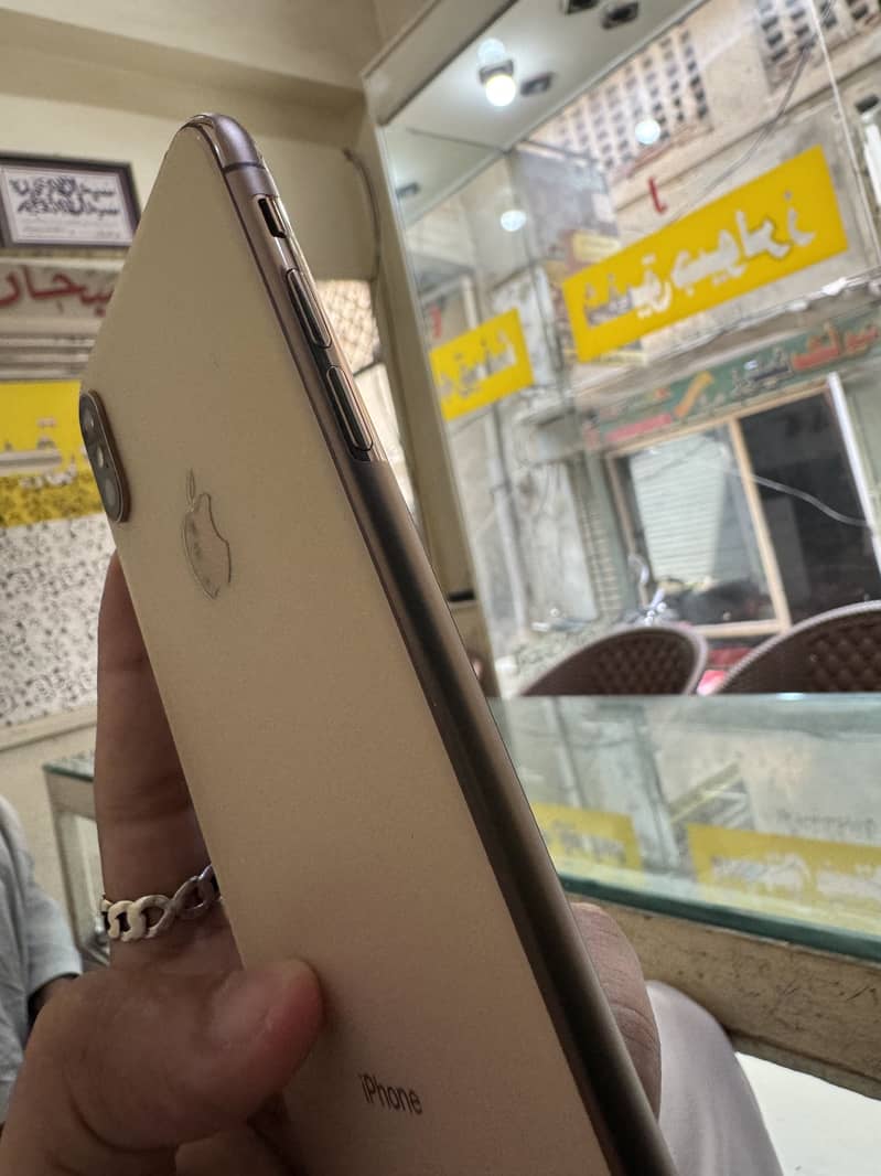 Apple iPhone XS Max 5