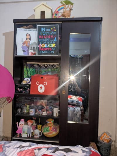 tv drawer with 2 sides for showpiece and 1 lock door