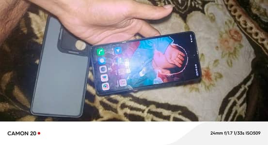 Halka button daba howa hai button chal raha hai  10/9 condition hai