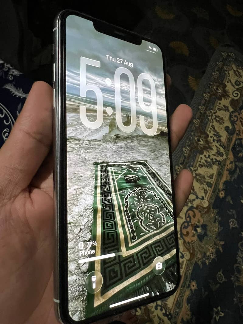 Apple iPhone 11 Pro Max 4