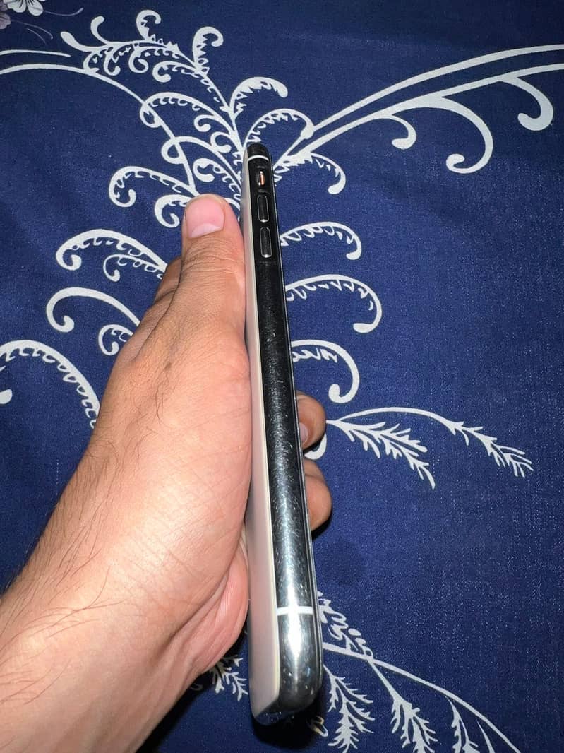Apple iPhone 11 Pro Max 6