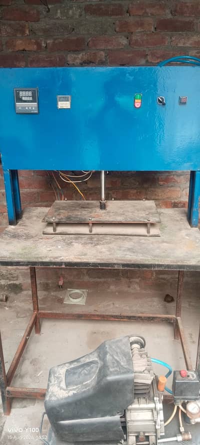Spanch Making Machine with very good condtion not used