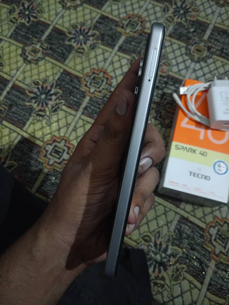 Tecno Spark 40 5