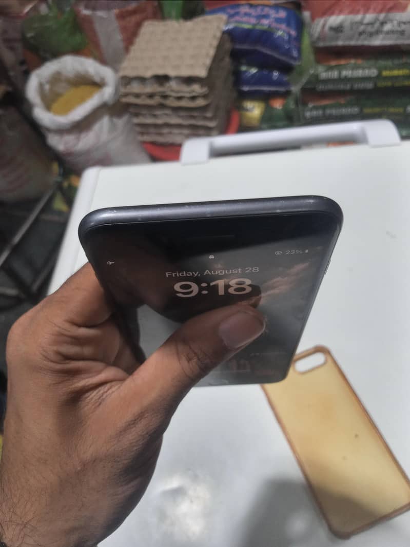 Apple iPhone 8 Plus 5