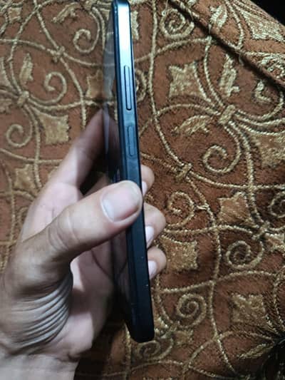 Xiaomi Redmi A3 box Sath ha charge ni ha jis ko samj aye wo he rabta