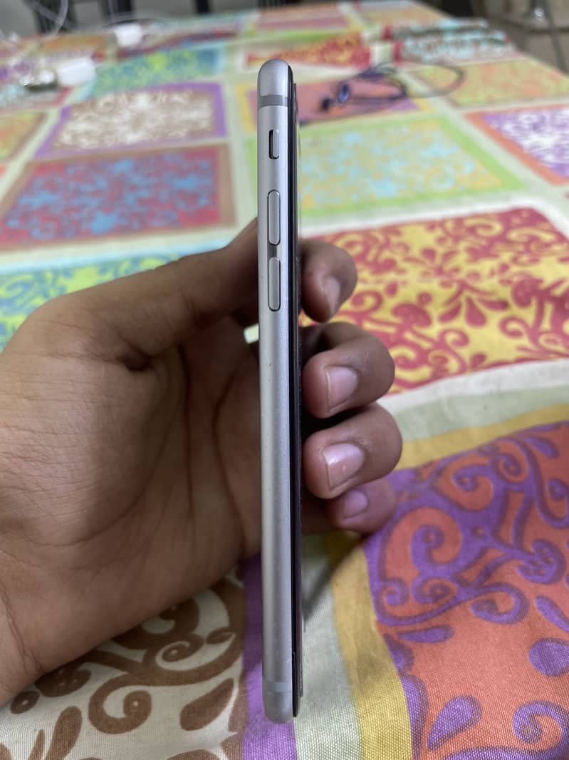 Apple iPhone 6S 1