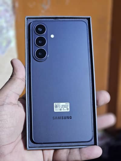 Samsung S26 Plus 12/256GB Approved just box open