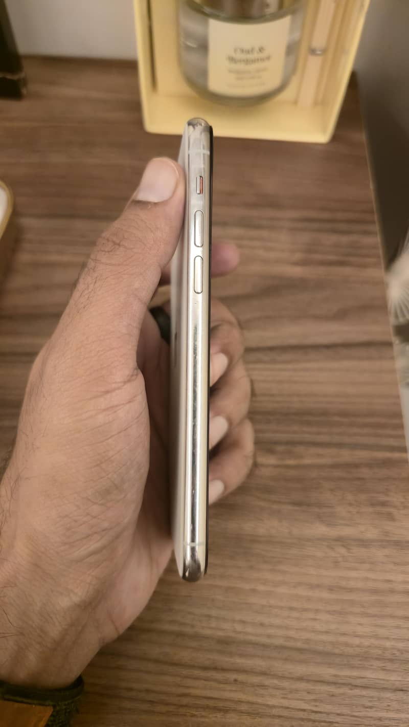 Apple iPhone 11 Pro 1