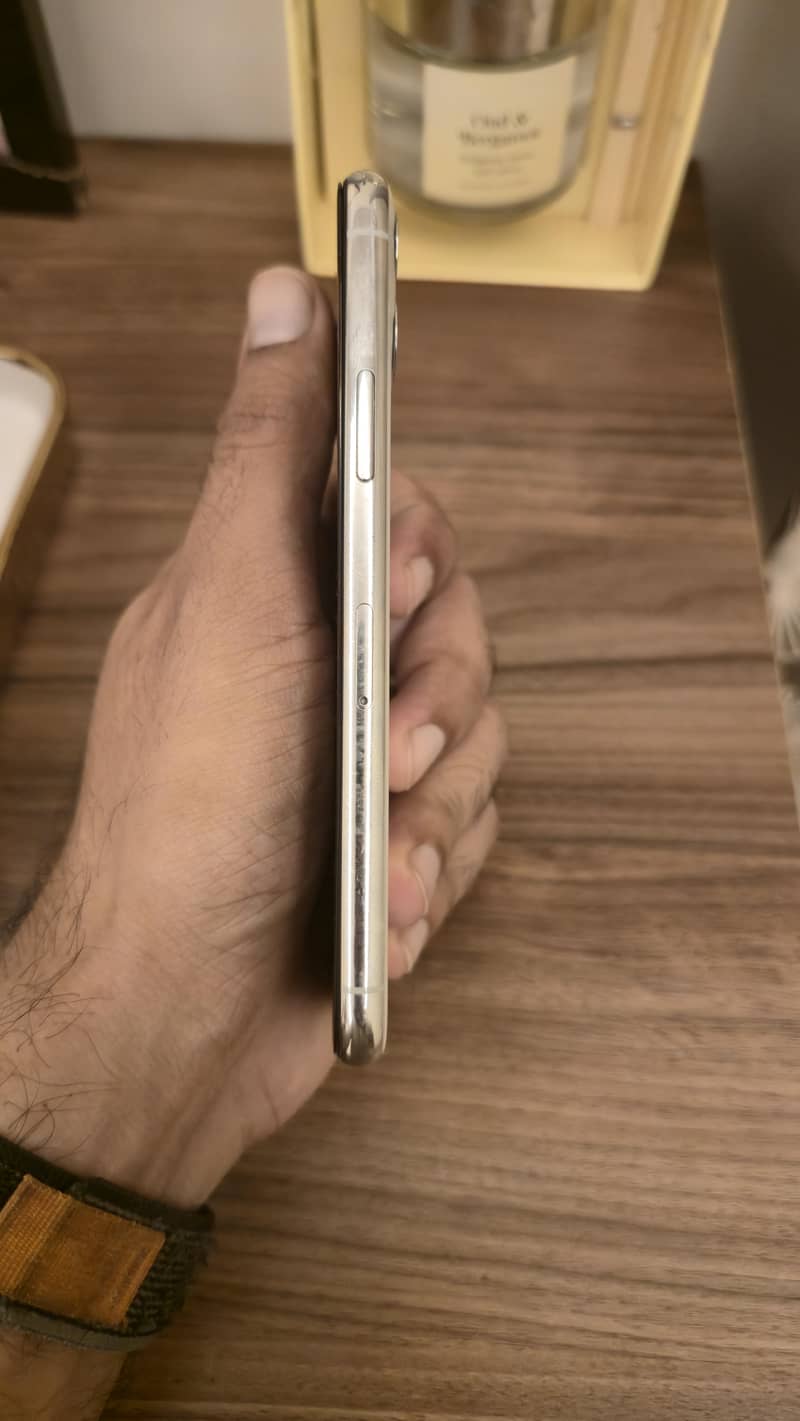 Apple iPhone 11 Pro 3