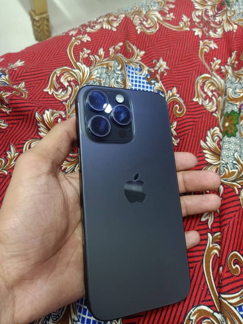 Apple iPhone 15 Pro Max 1