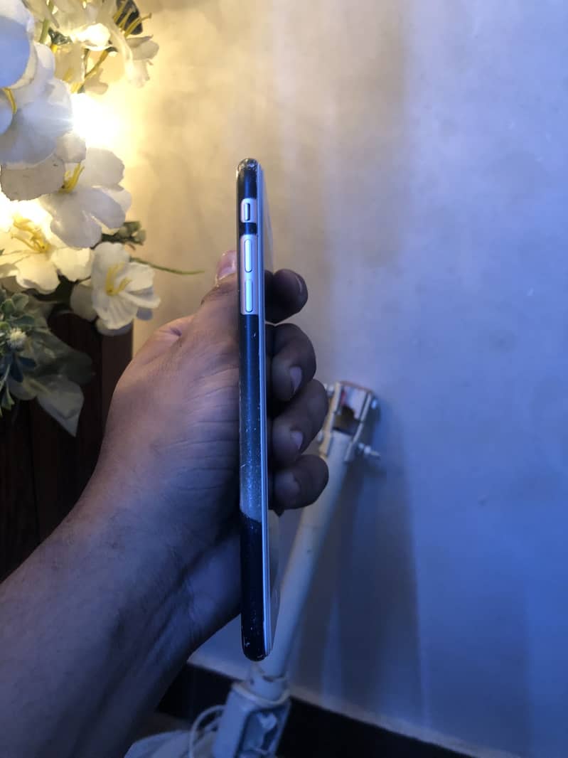 Apple iPhone 8 Plus 3