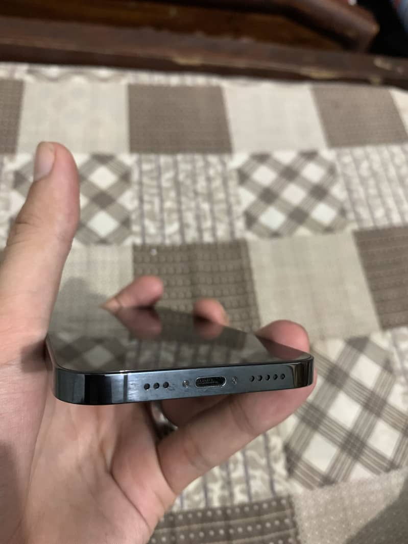 iPhone 12 Pro 1