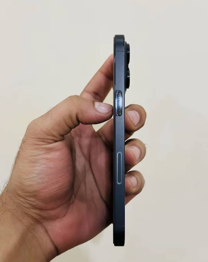Apple iPhone 14 Pro Max 2